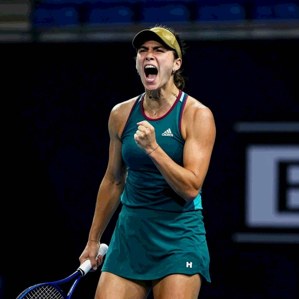 Sabalenka thua Bartunkova ở Bắc Kinh: giao bóng vào sân 71%, thắng 54% — một trận thua nằm ở phía đỡ bóng