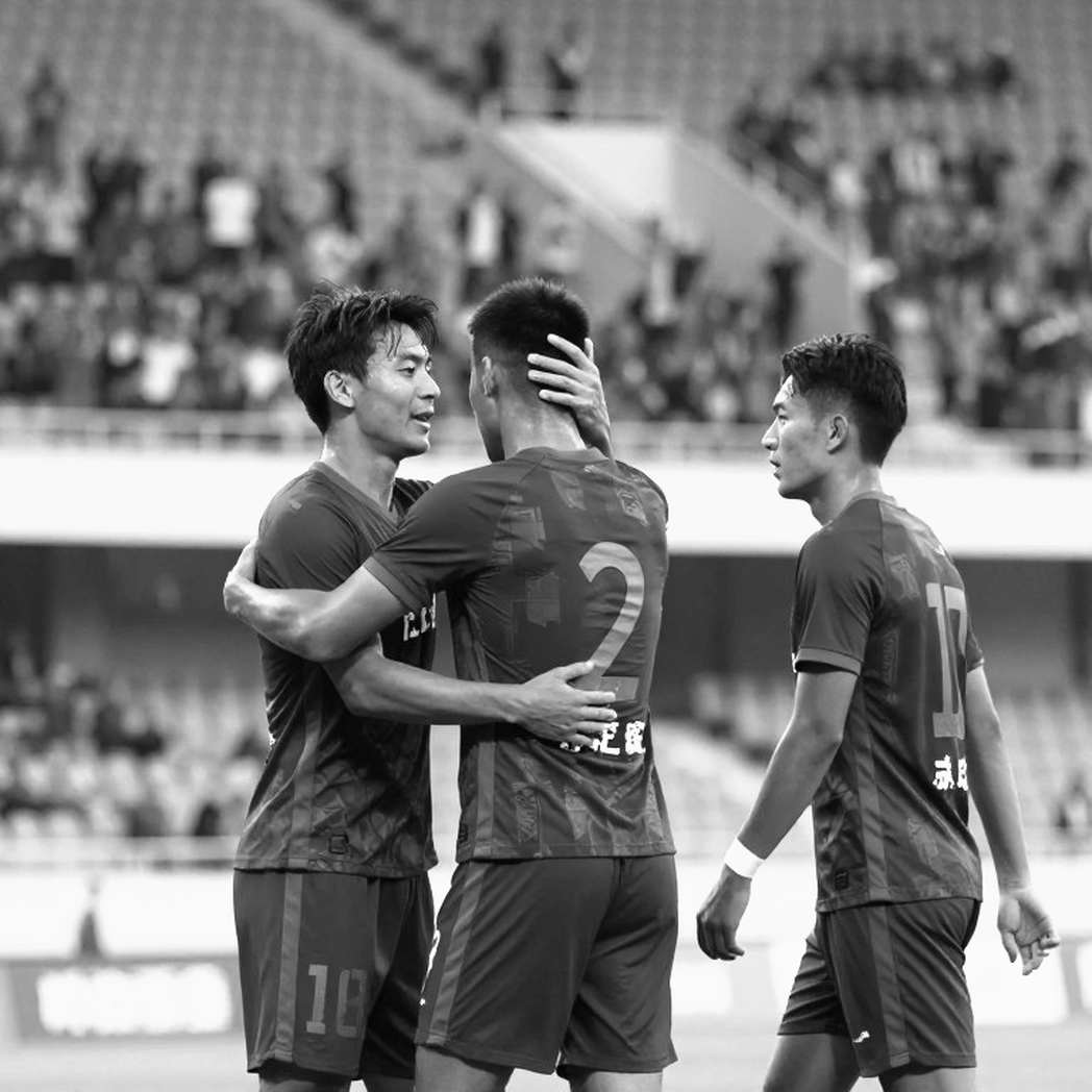 Juventus đăng ảnh Emil Audero sau chức vô địch Đông Nam Á: Một mái nhà cũ gọi tên người con đã đi xa