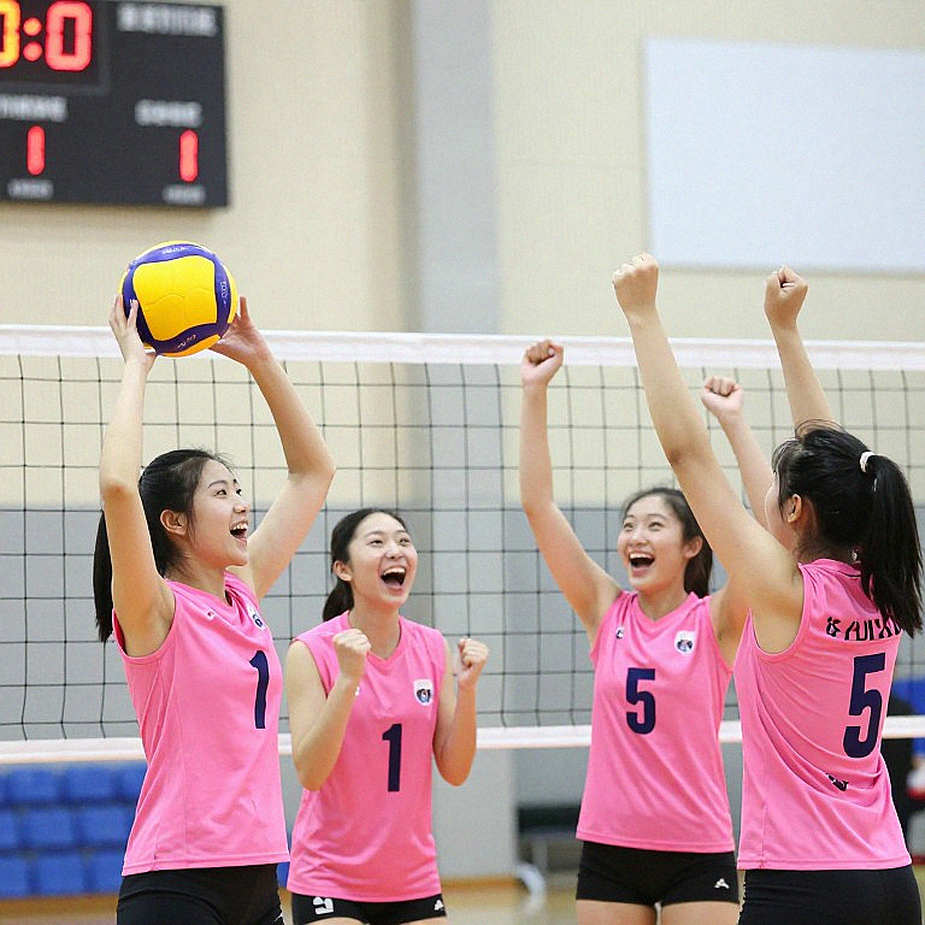 Suhl và chiếc Supercup đầu tiên: Ba set, hai điểm, và năm cơ hội bị bỏ lỡ