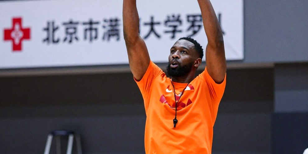 Guerschon Yabusele Và Canh Bạc Hình Học Không Gian: Khi Một Tiền Đạo 30 Tuổi Rời NBA Để Học Lại Sân Đấu