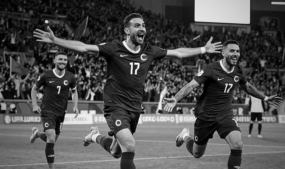 Rodrigo Huescas trở lại sân cỏ: 45 phút đầu tiên sau một năm và điểm mù của bản tin