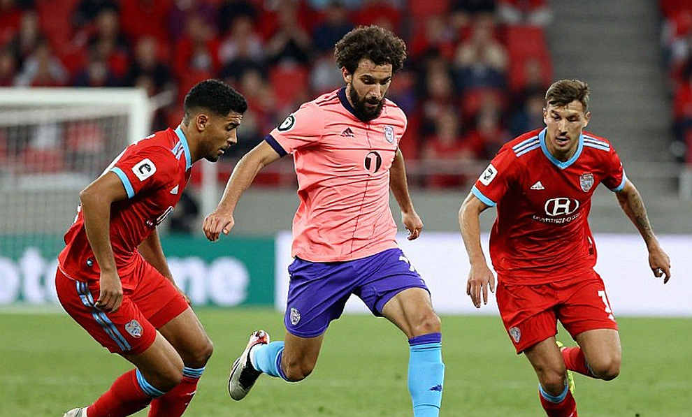 Khoảng trống sau ánh đèn V.League: khi bóng đá Việt Nam lớn nhanh hơn nền móng