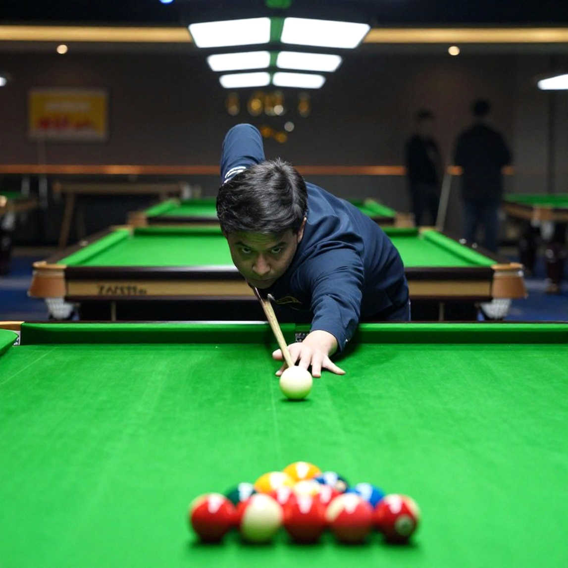 English Open 2026: Williams ngược dòng từ 1-5, Carter đè bẹp Ding — hai lối về đích và bài toán tuổi tác ở Brentwood