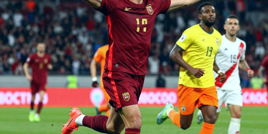 Milan và bài toán tiền vệ trái: Endrick, Sanches và mức giá 50 triệu euro của Hutchinson Milan và bài toán tiền vệ trái: Endrick, Sanches và mức giá 50 triệu euro của Hutchinson